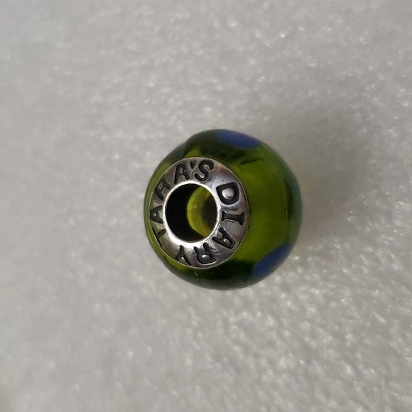 Tara's Diary Glass Bead Charm - Picture 3 of 4